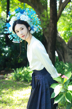 双性精跪趴灌满H室友